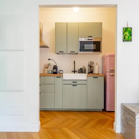 Paolina By Rentbeat Apartment